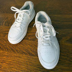 Kids Reebok classic sneaks white